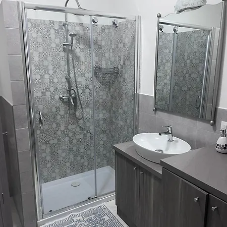 Apartment Nina's House 3 , A 300 Metri Dal Mare *