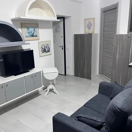 Nina's House 3 , A 300 Metri Dal Mare Apartment