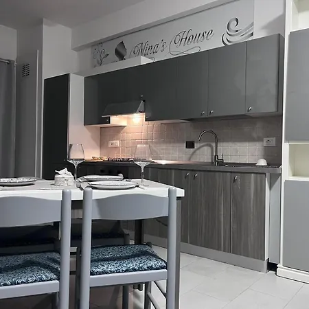 Nina's House 3 , A 300 Metri Dal Mare *