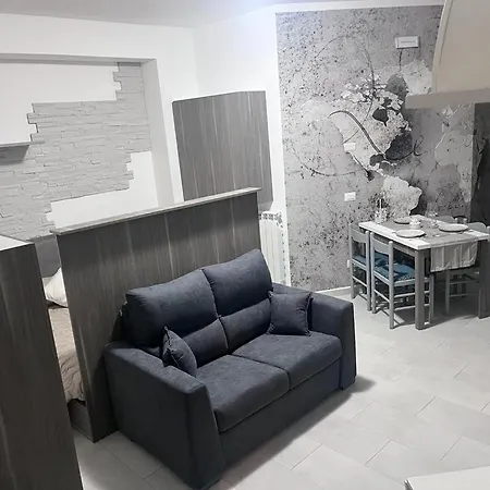 Nina's House 3 , A 300 Metri Dal Mare